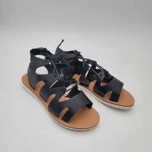 Wild Diva Womens Gladiator Sandals Black White Cutout Flat Heels 7.5